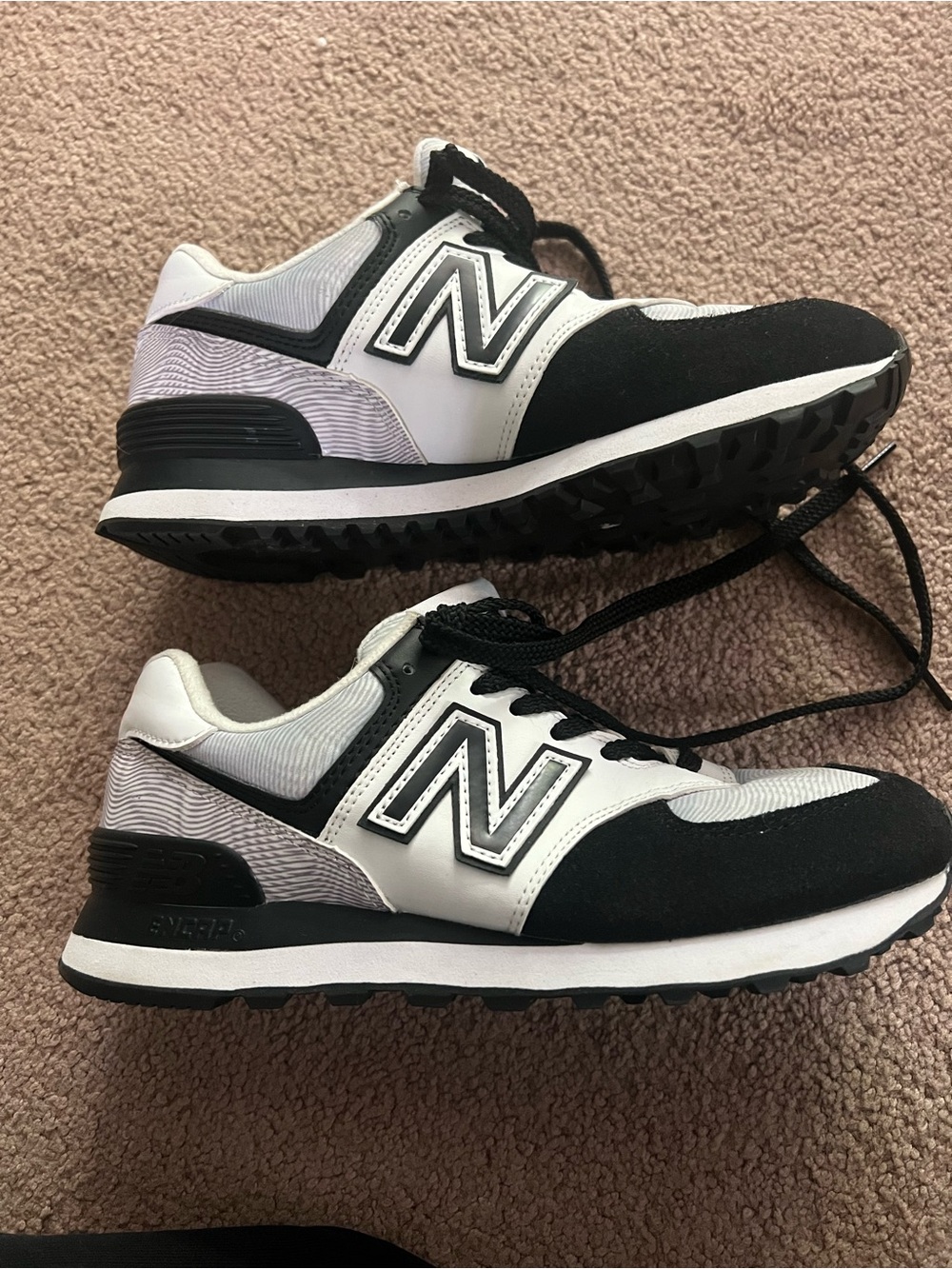 New balance sneakers - Picture 7 of 9